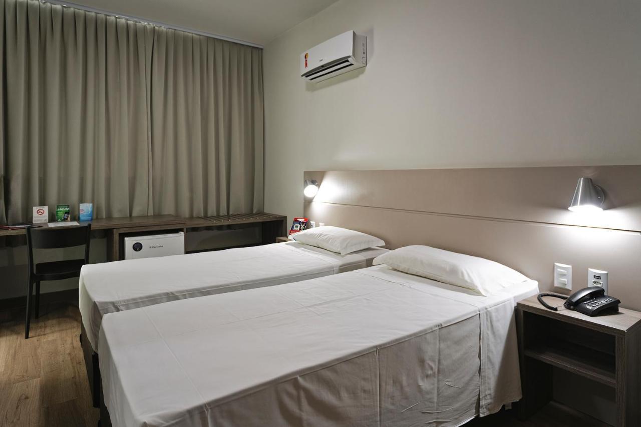 Hotel Valerim Itajai / Navegantes Kültér fotó