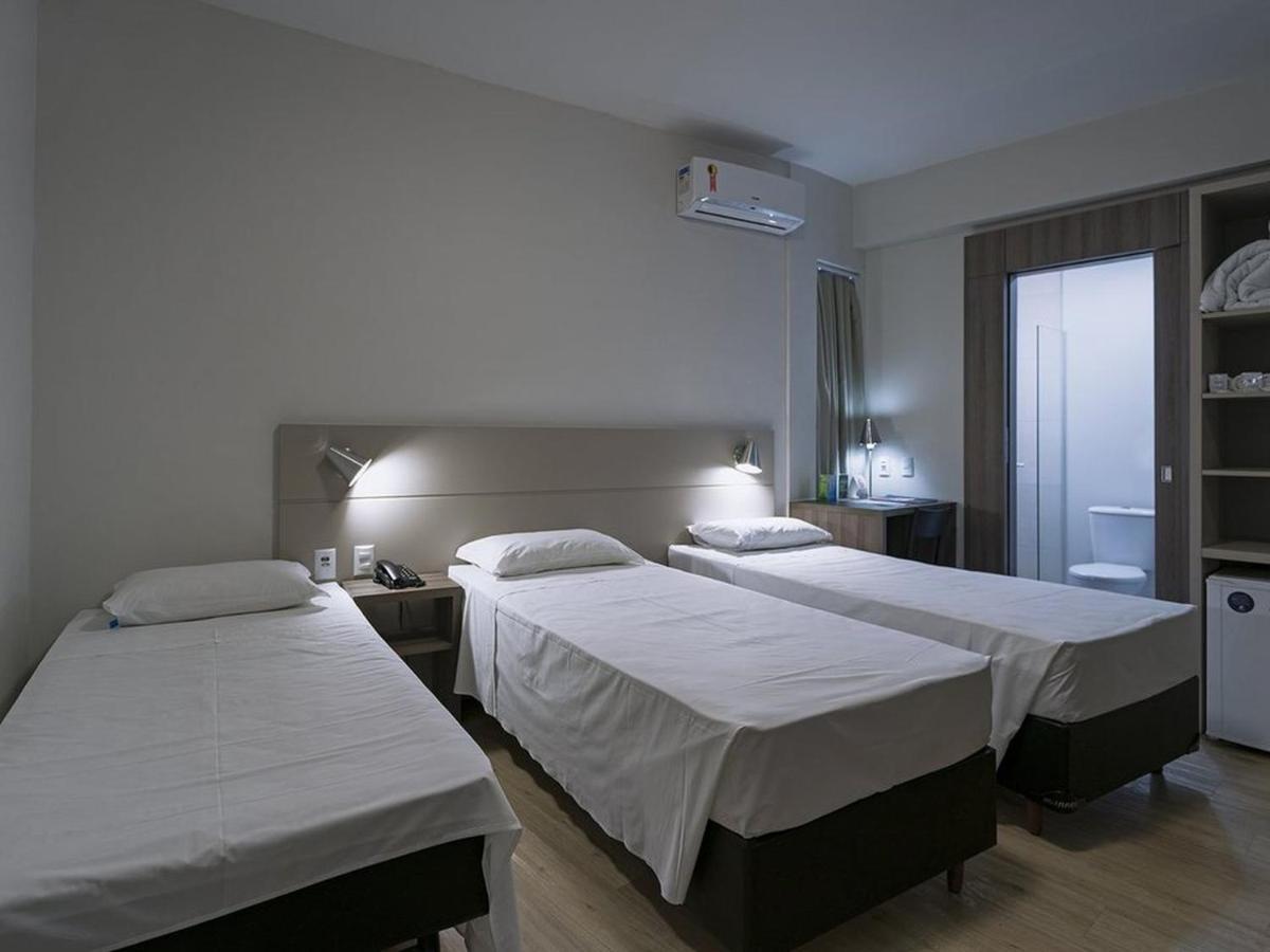 Hotel Valerim Itajai / Navegantes Kültér fotó