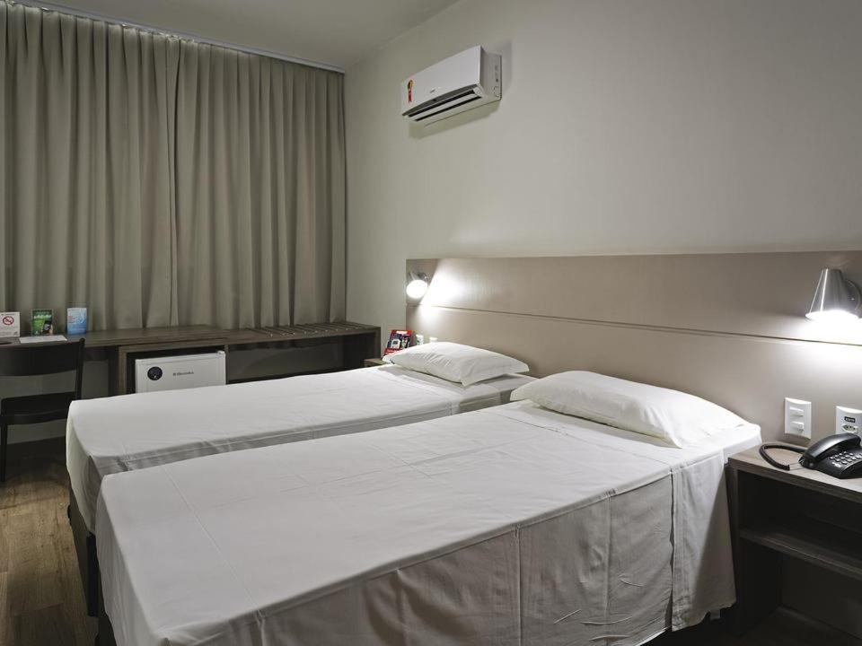 Hotel Valerim Itajai / Navegantes Kültér fotó