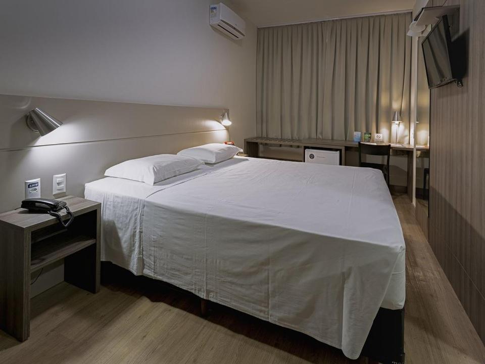 Hotel Valerim Itajai / Navegantes Kültér fotó