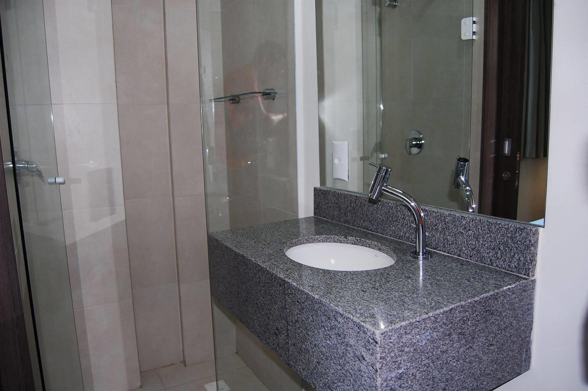 Hotel Valerim Itajai / Navegantes Kültér fotó