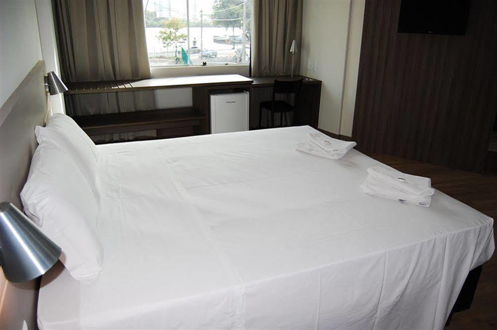 Hotel Valerim Itajai / Navegantes Kültér fotó